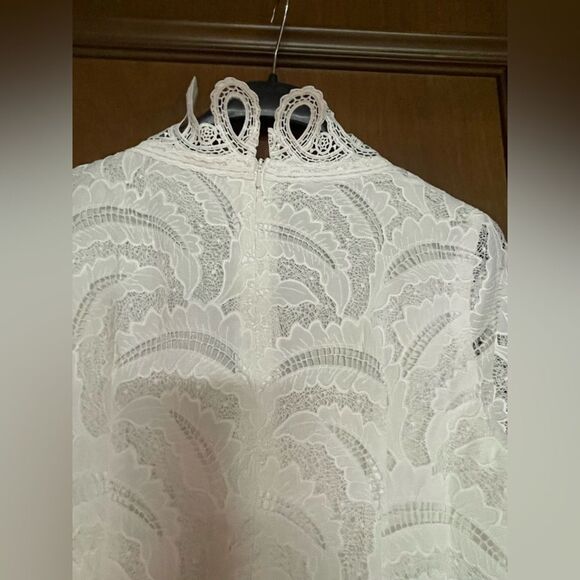 Elliatt Cream A-Line Scoop Neck Long Sleeve Dress - Picture 5 of 6